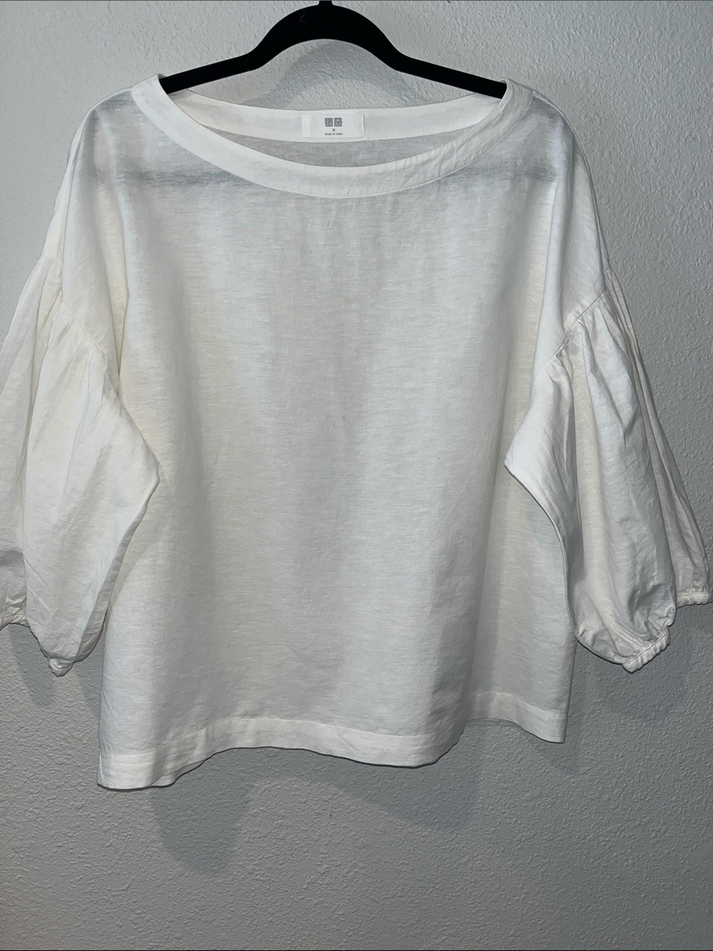 Uniqlo White Balloon Sleeve Cotton - Linen Tunic Top
SZ M